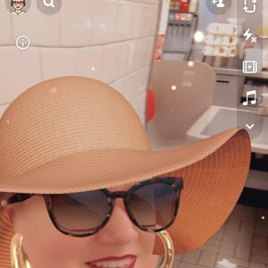 Meet your Posher, Karissa